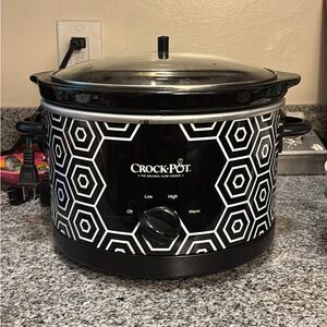 Crockpot slow cooker  - 4.5 quarts